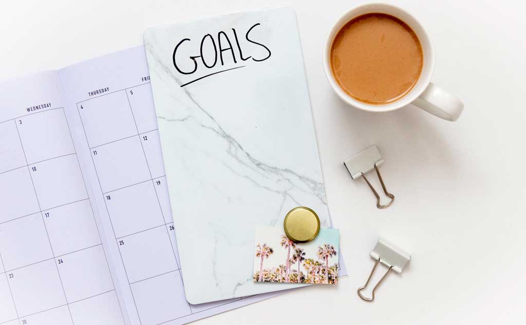 The best habits to become successful is having goals. Having goals is a great indication that you are on a path to success. Furthermore, goals allows the ability for you to level up your life in the next year. Afterall, how do you know where you want to go in life if you don't know what you want out of life. It is for this reason that I hope I can one day teach my child the importance of planning and having goals in life.
