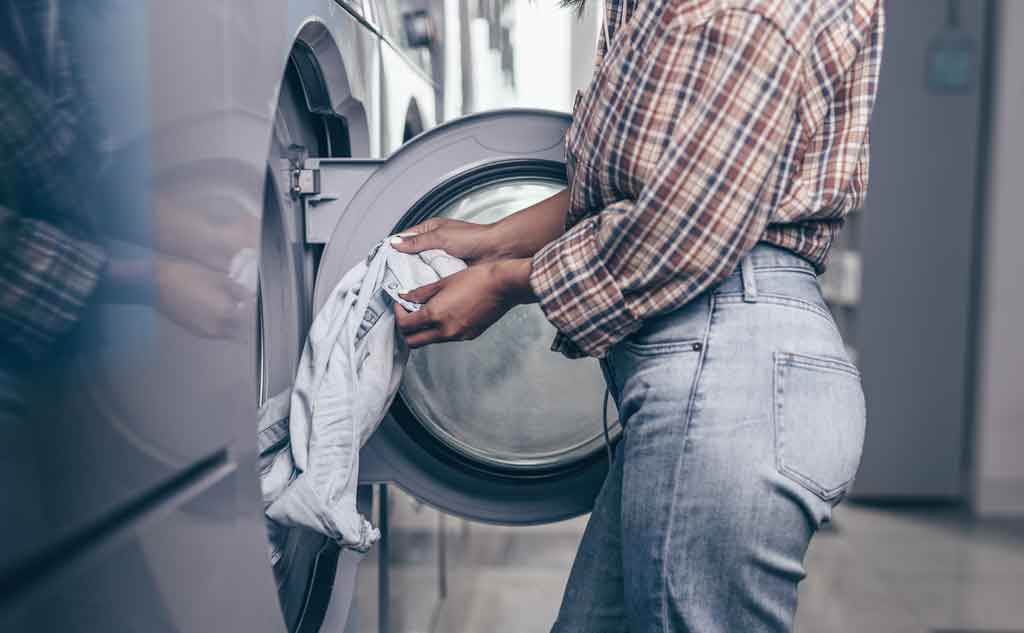 Doing full loads of laundry is another excellent tip to reduce your water bill.